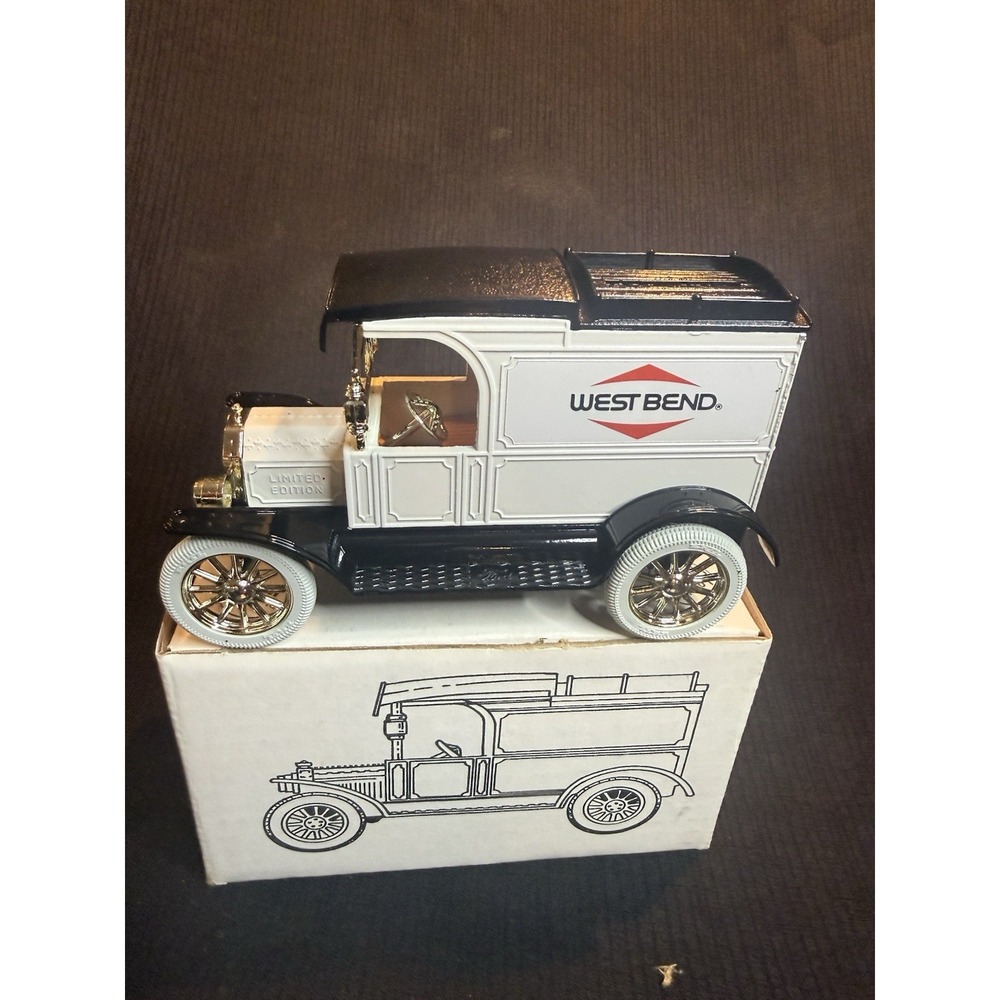 Ertl Ford 1913 Model T Van West Bend Diecast Car Bank Limited Edition 9237